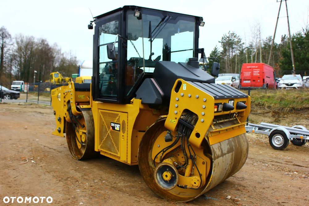 Caterpillar CAT CD10 WALEC STALOWY WIBRACYJNY Z DZIELONYMI BĘBNAMI +KOSZ HYDROG AX077 - 30