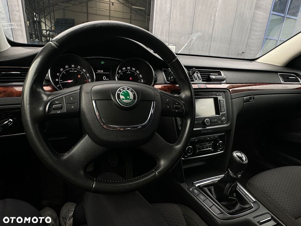 Skoda Superb 2.0 TDI Elegance - 5