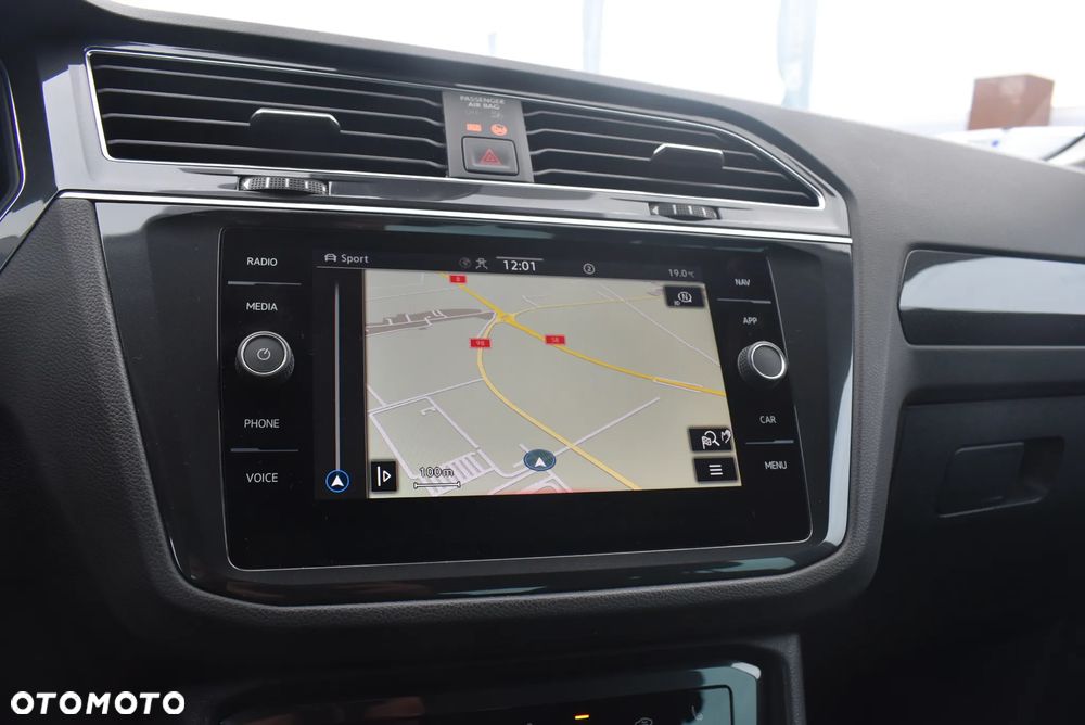 Volkswagen Tiguan 2.0 TSI 4Mot Elegance DSG - 33