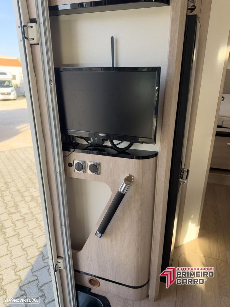 Rapido Serie 8F 880F cama central e basculante - 13