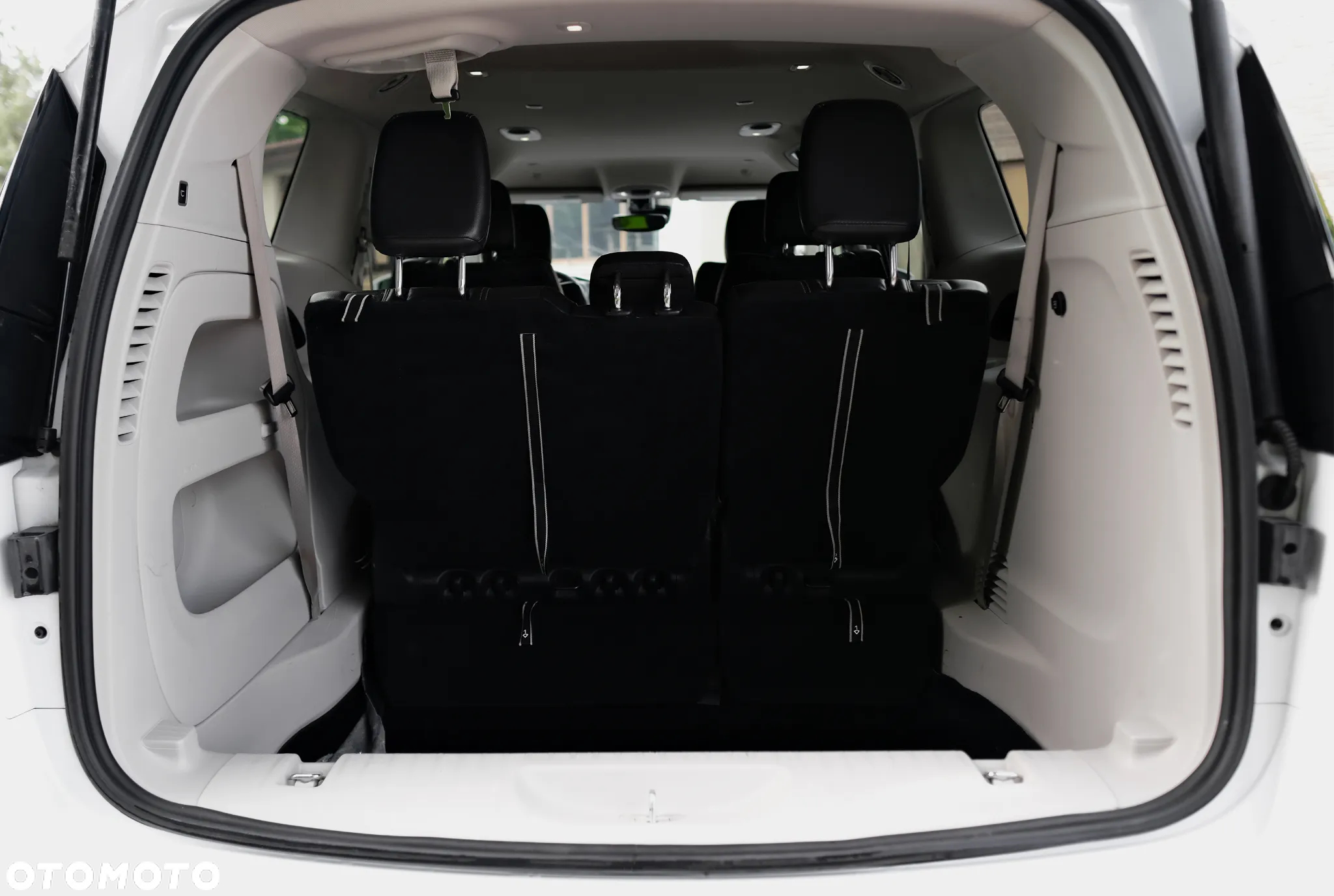 Chrysler Pacifica - 23