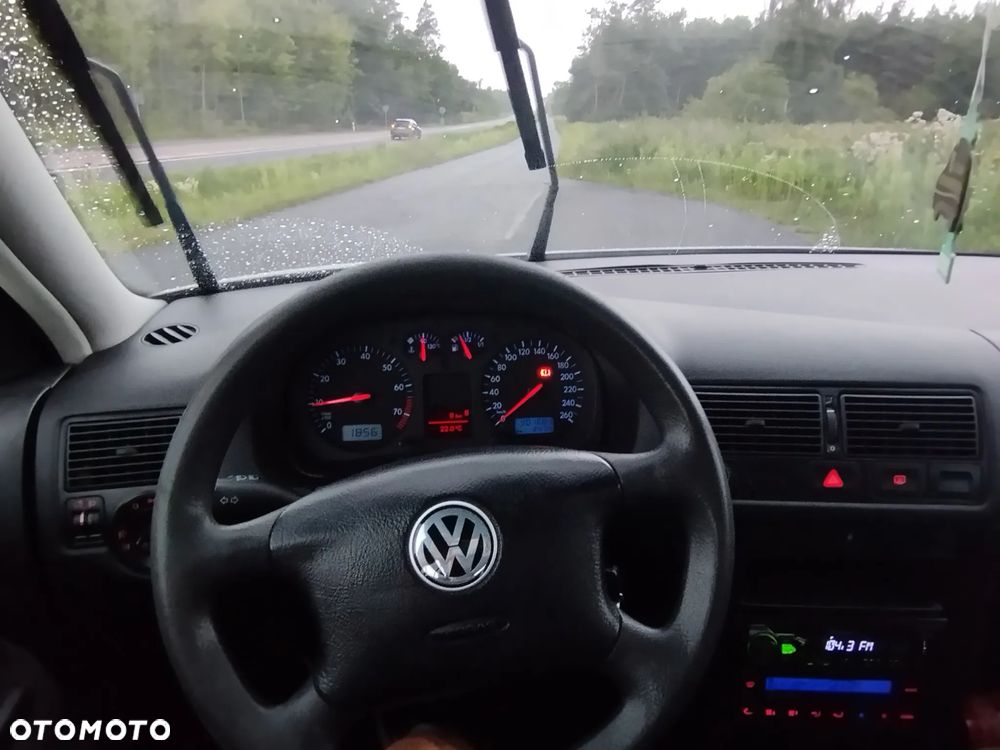 Volkswagen Golf 1.6 Comfortline - 8