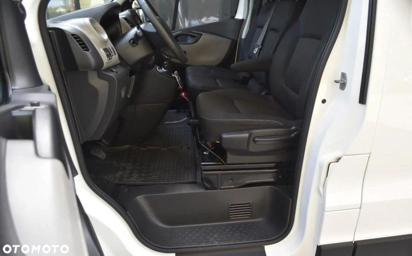 Renault Trafic - 10