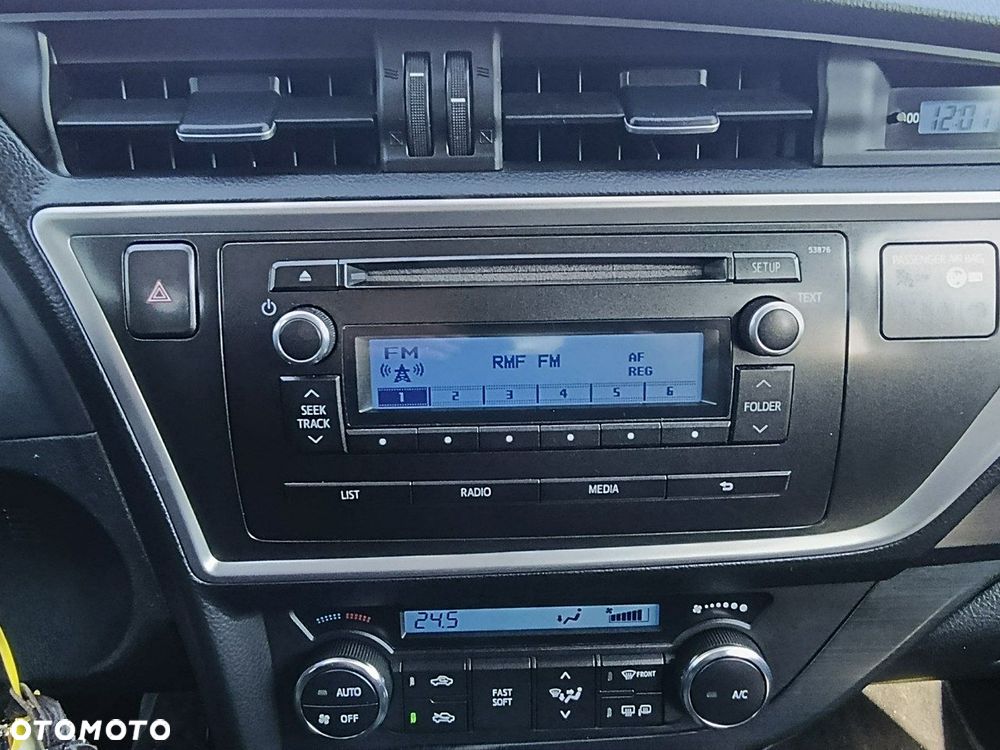 Toyota Auris - 14