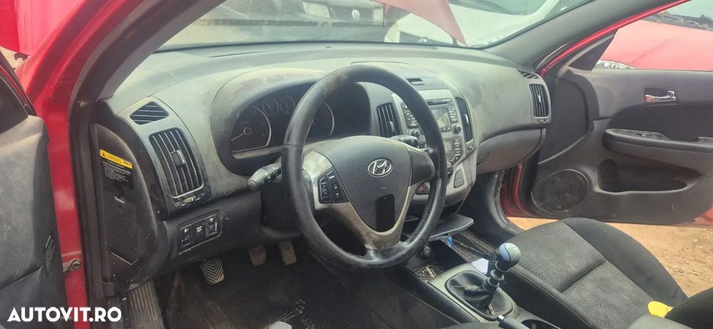 Plansa bord Hyundai I30 2008 - 1