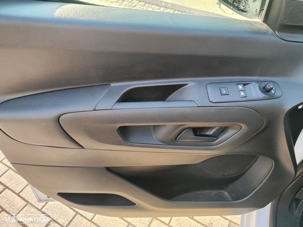Toyota Proace City 1.5D L2 Exclusive - 10