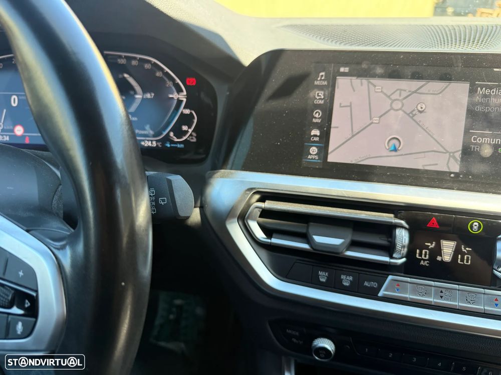 BMW 330 e Pack Desportivo M Auto - 13