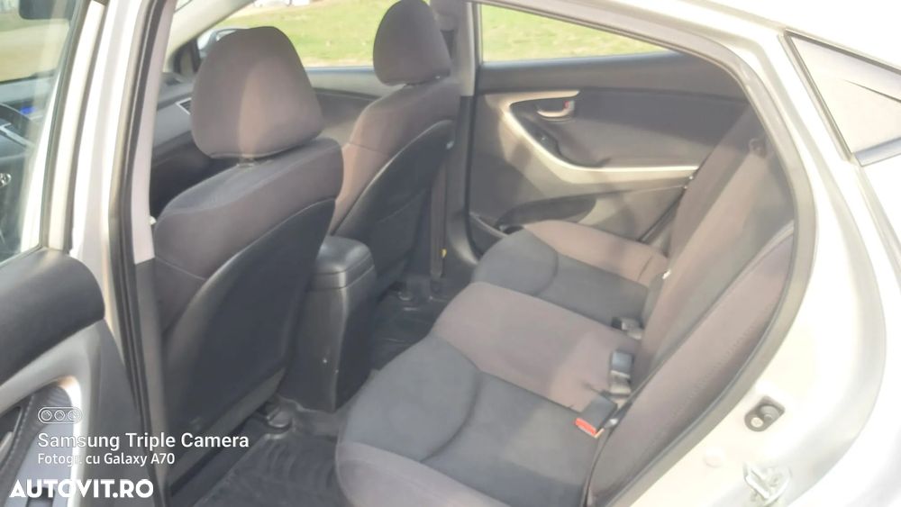 Hyundai Elantra 1.6 MPi Highway Heat+ - 23