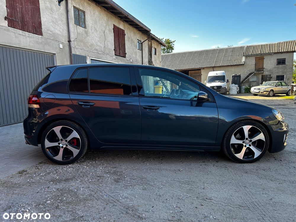 Volkswagen Golf - 4