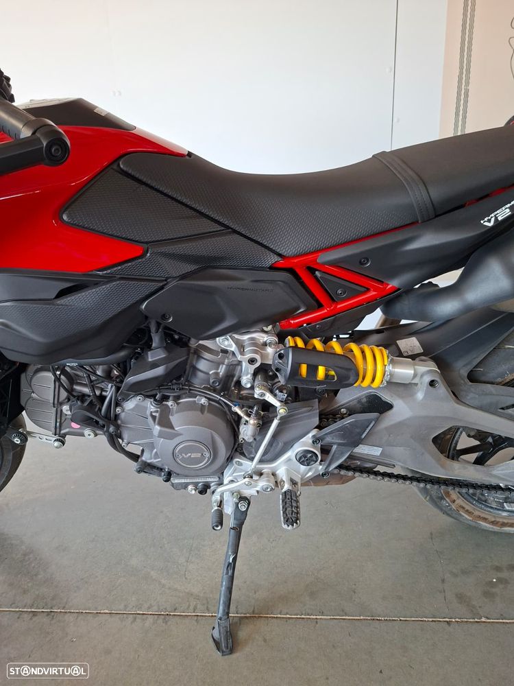 Ducati Hypermotard V2 - 3
