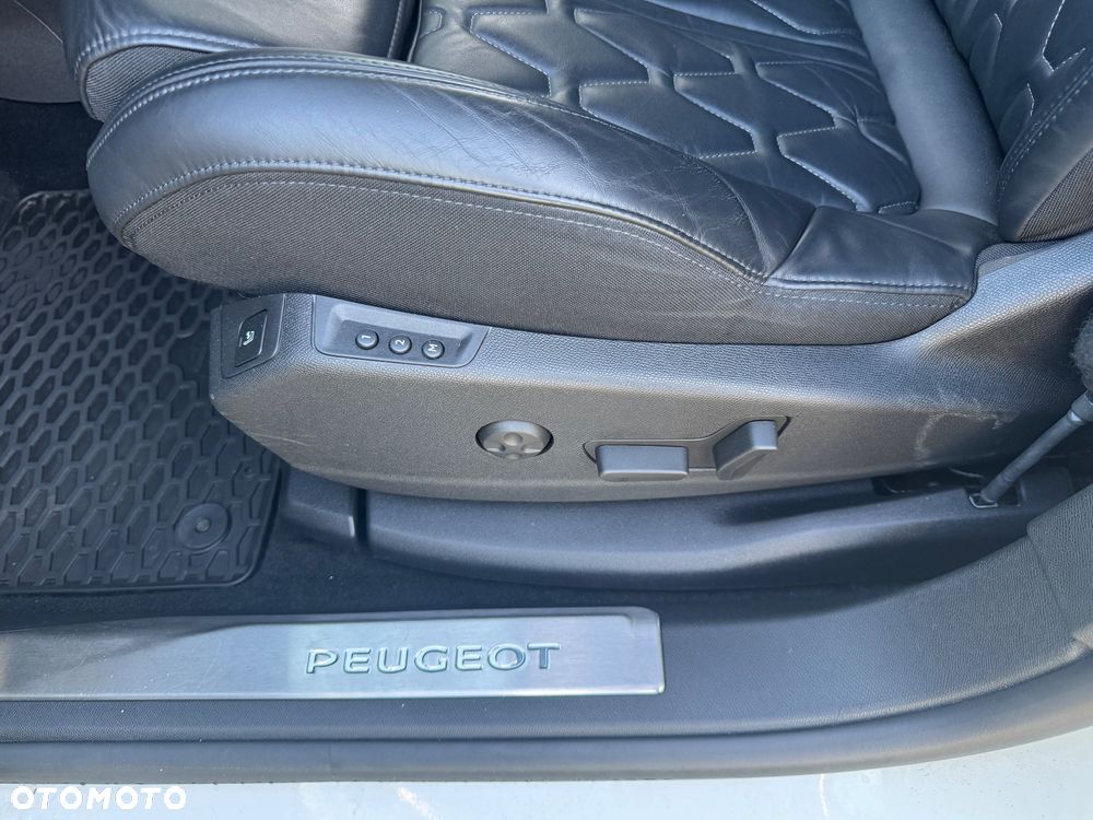 Peugeot 5008 1.6 PureTech GT Pack S&S EAT8 - 18