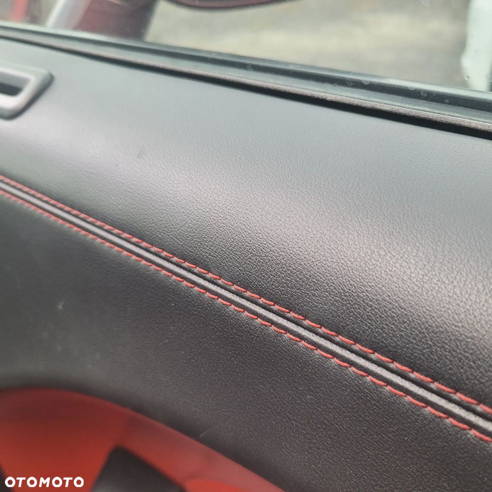 Dodge Challenger 3.6 SXT Plus - 13