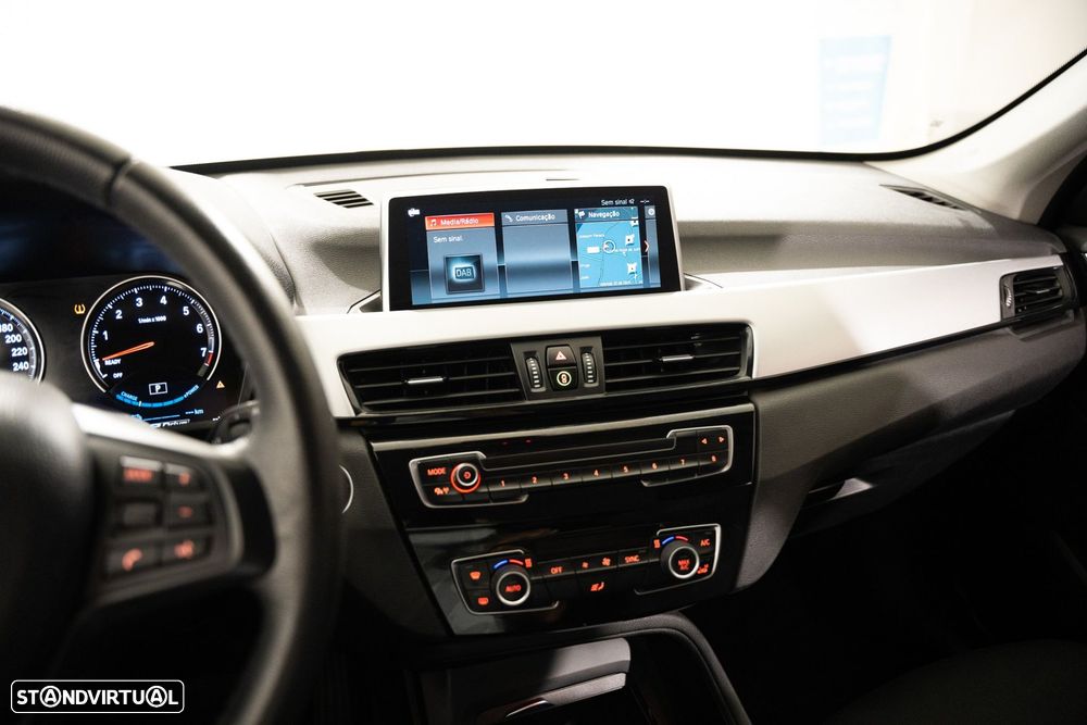 BMW X1 25 e xDrive Corporate Edition - 18