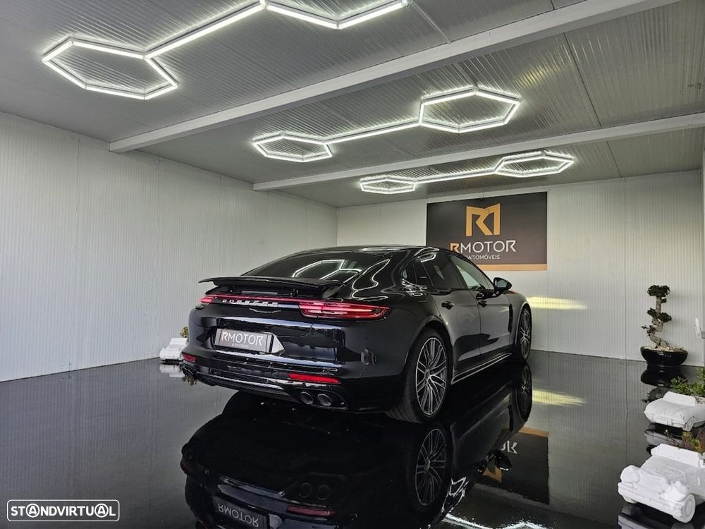 Porsche Panamera - 8