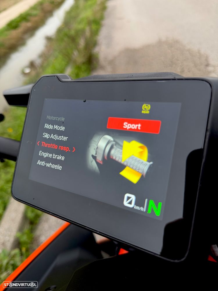 KTM Superduke 1390 R - 23