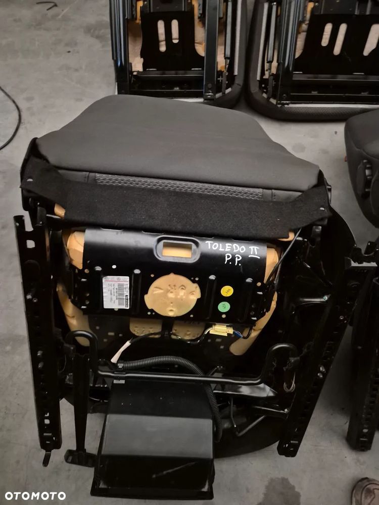 SEAT LEON II / ALTEA  / TOLEDO II FOTEL, KANAPA / BOCZEK DRZWI(dostępne 4 komplety foteli) - 36