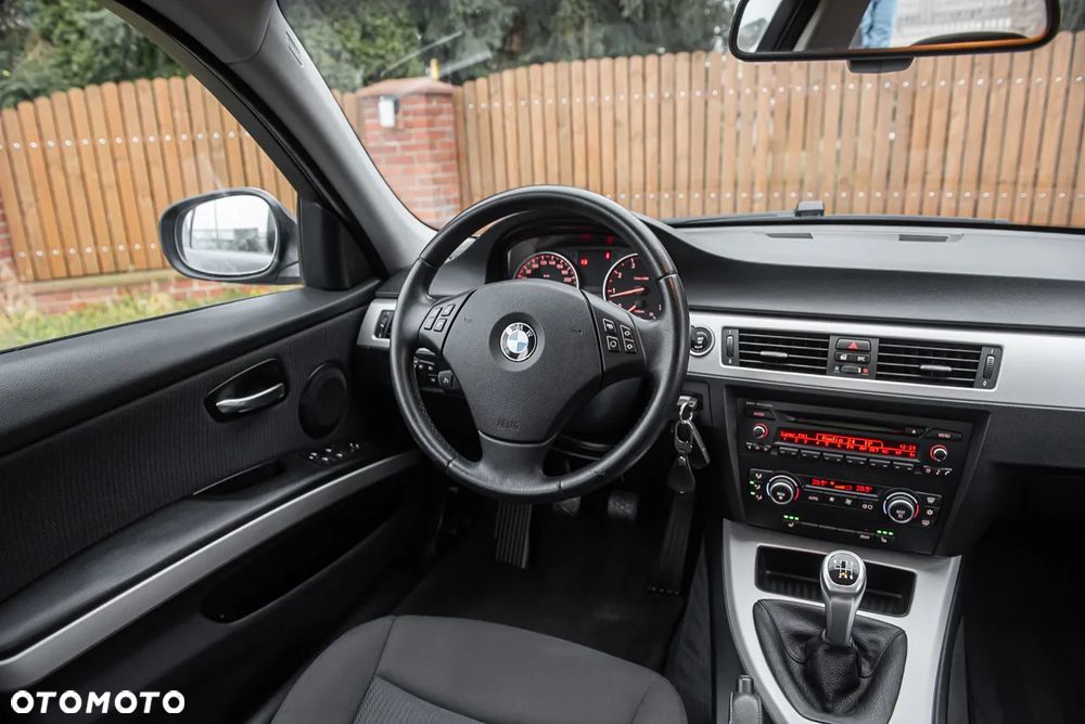 BMW Seria 3 - 22
