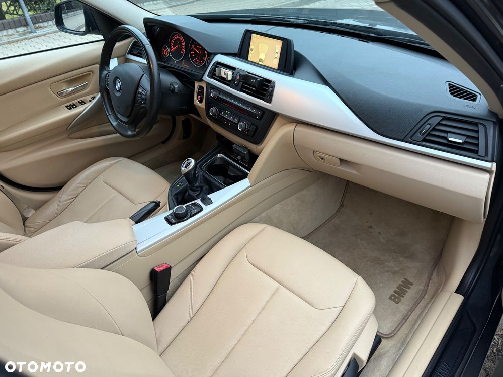 BMW Seria 3 318d Luxury Line EU6 - 28