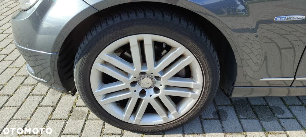 Mercedes-Benz Klasa C 250 CGI BlueEff Avantgarde - 33