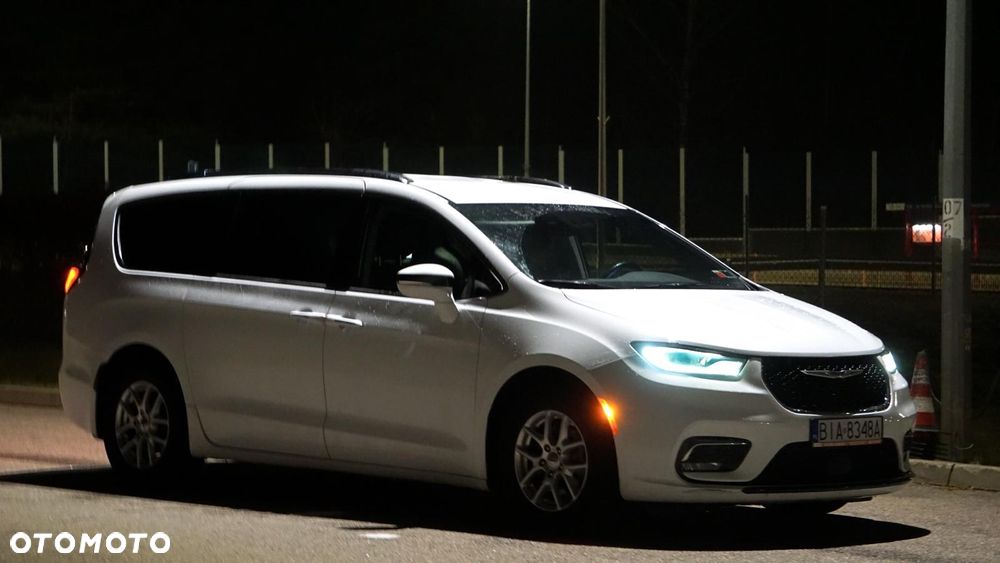 Chrysler Pacifica - 10