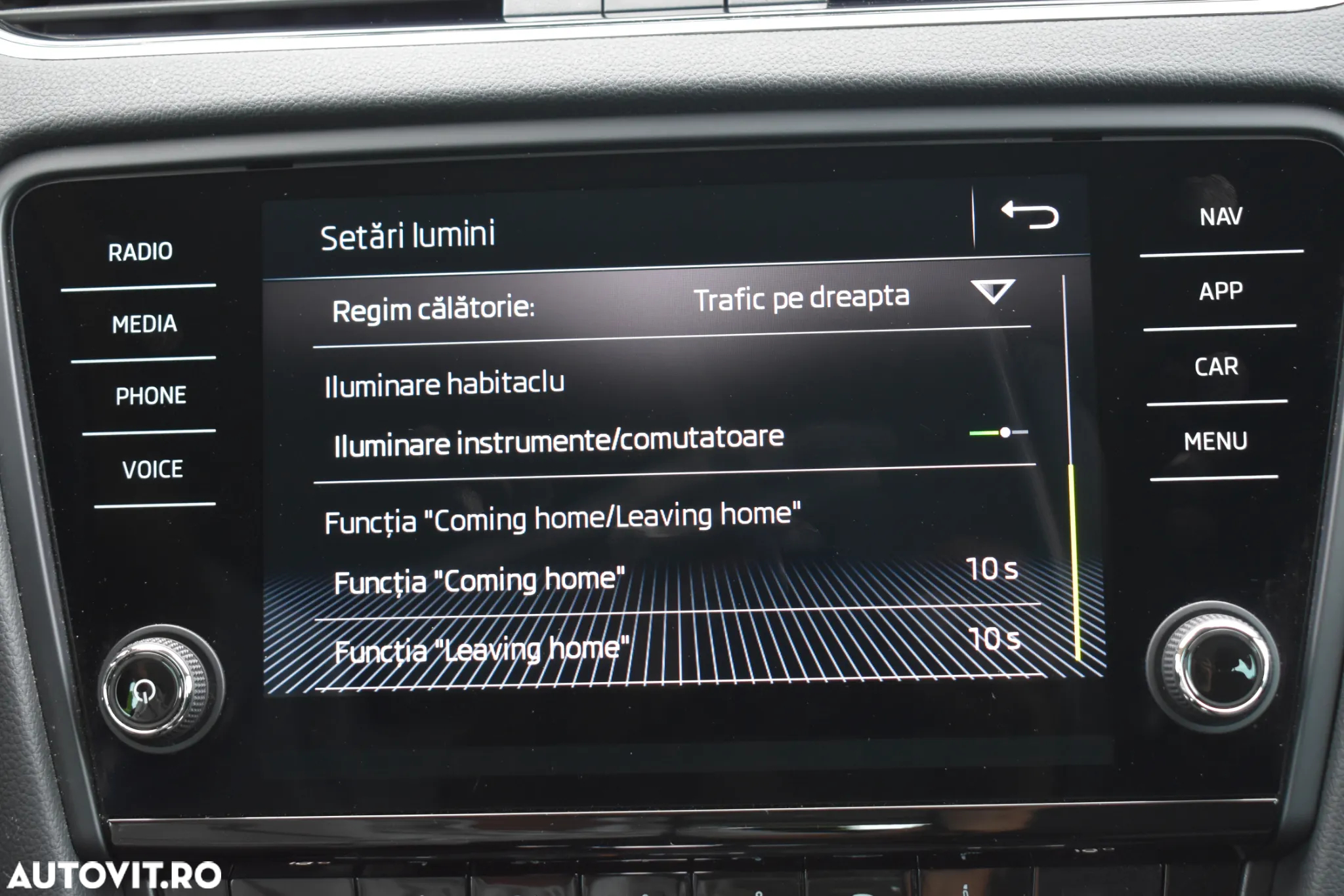 Skoda Octavia 2.0 TDI DSG Ambition - 28