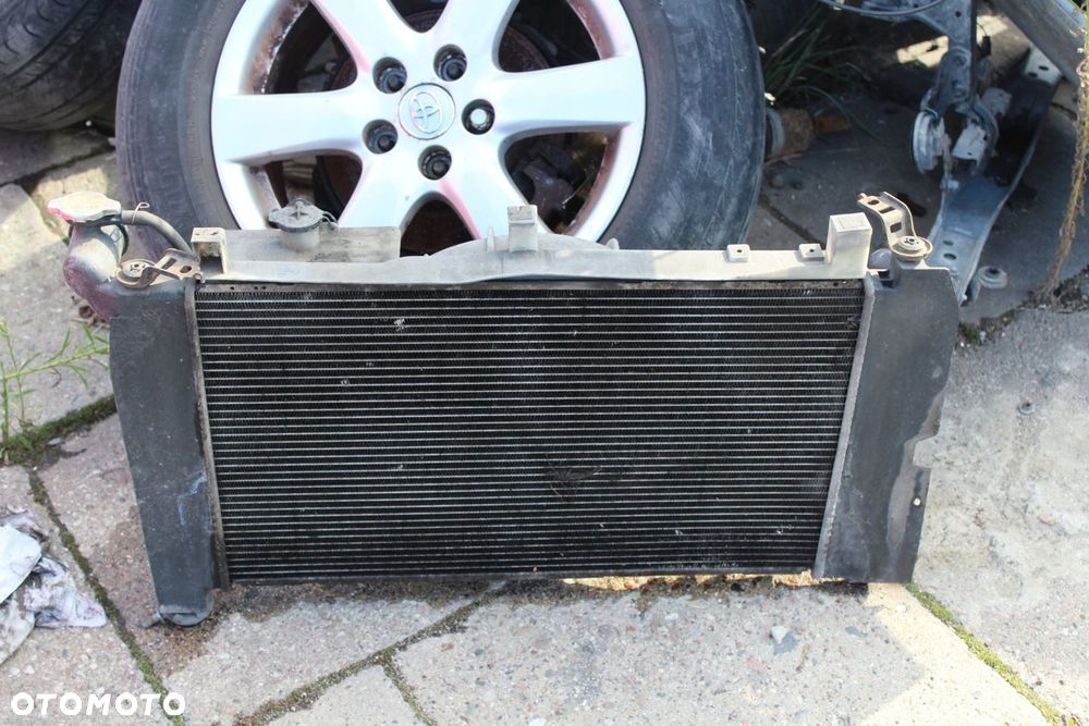 CHŁODNICA WODY WENTYLATOR COROLLA VERSO II I AVENSIS T25 1.8 E12 1.4 1.6 - 1