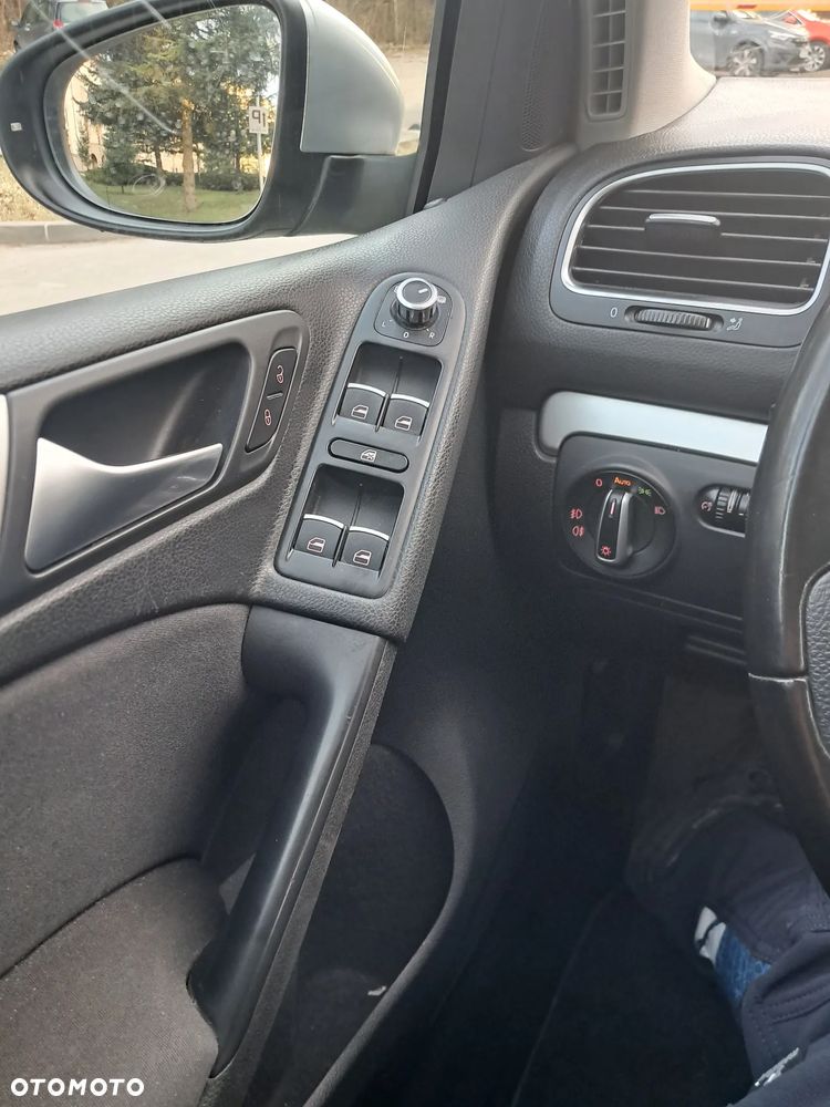 Volkswagen Golf 2.0 TDI DPF BlueMotion Technology DSG Team - 12