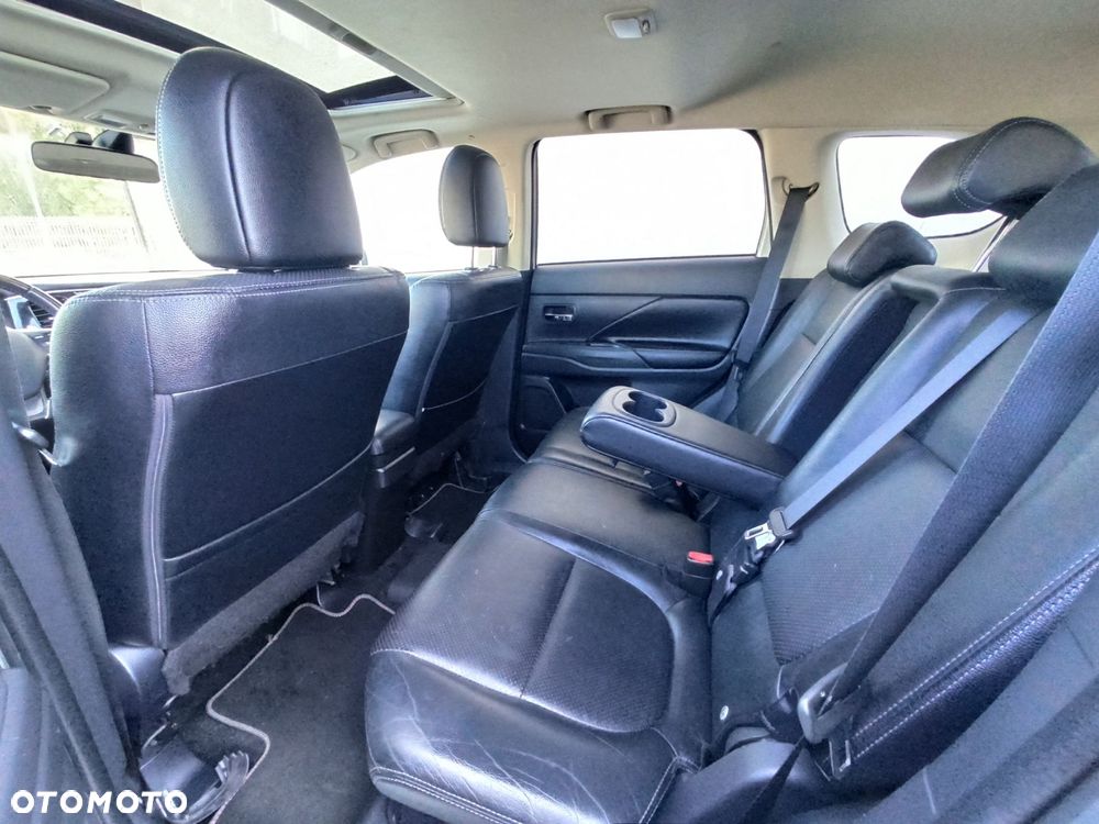 Mitsubishi Outlander - 8