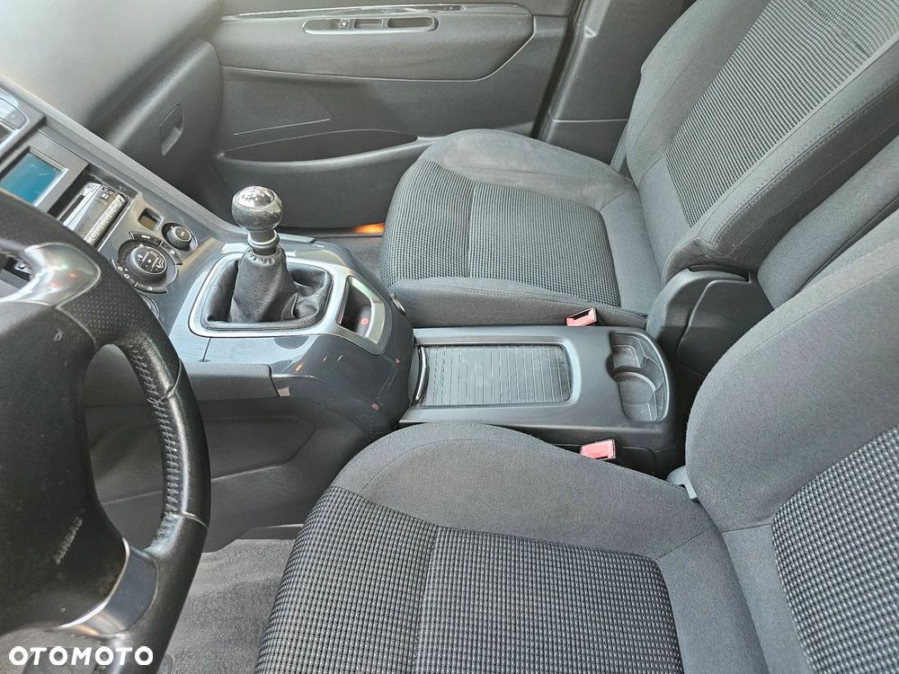 Peugeot 5008 - 21