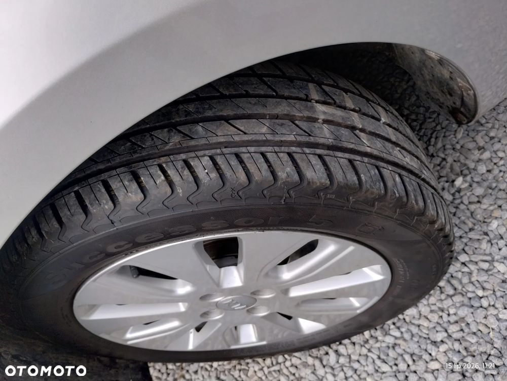 Kia Rio - 39