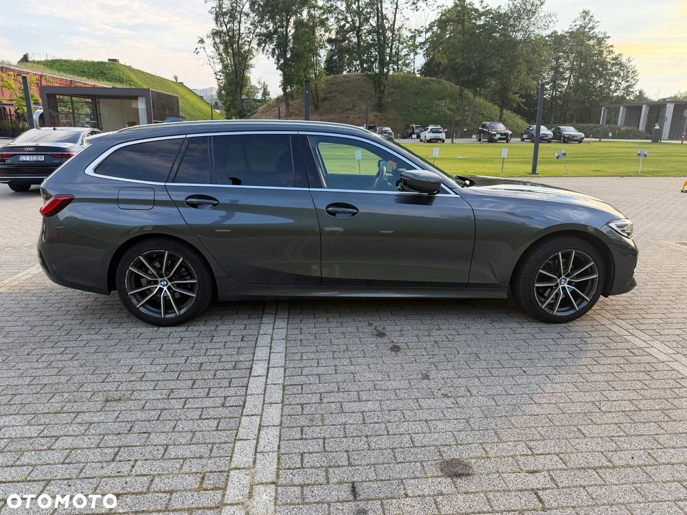 BMW Seria 3 320d xDrive Sport Line - 3