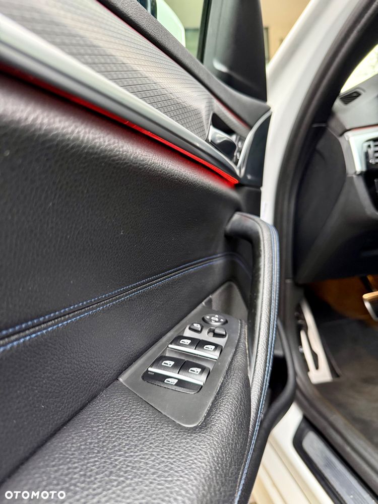 BMW Seria 5 520d xDrive Sport Line sport - 33