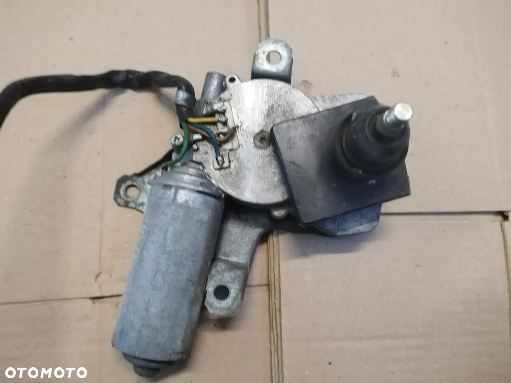 MERCEDES 124 KOMBI SILNICZEK WYCIERACZKI TYŁ - 2