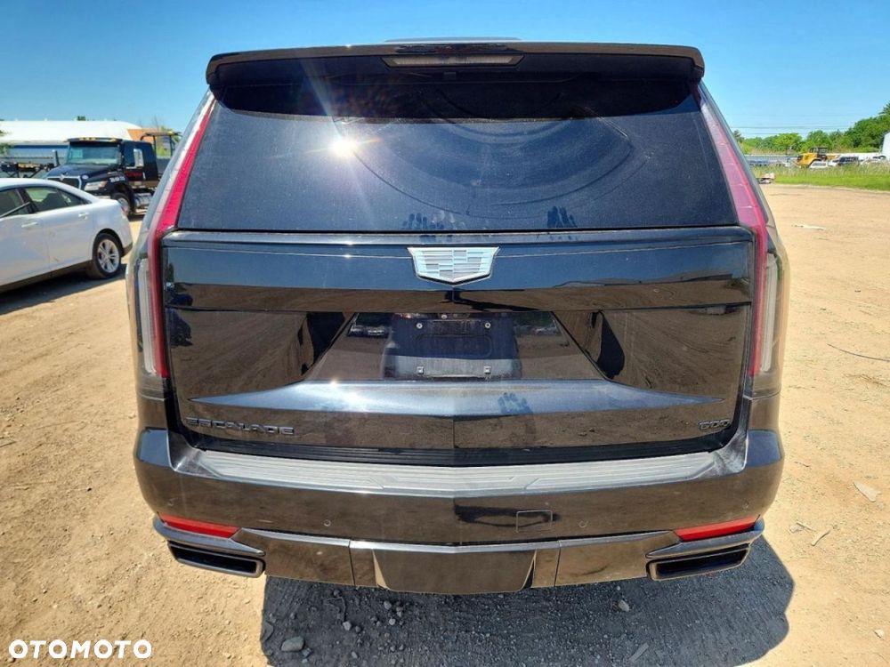Cadillac Escalade - 5