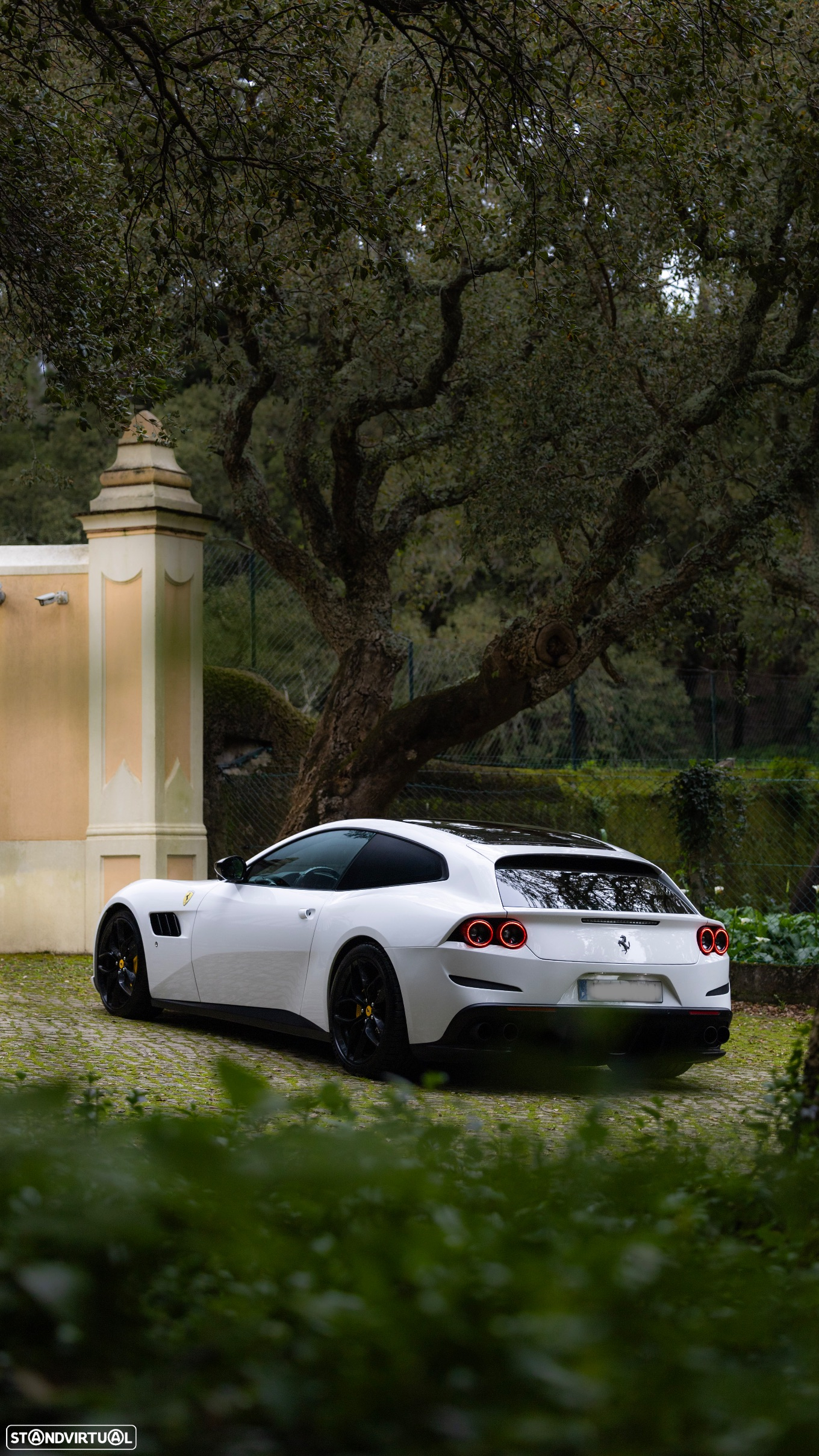 Ferrari GTC4 Lusso - 2