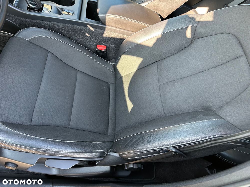 Volvo XC 40 D4 AWD - 11