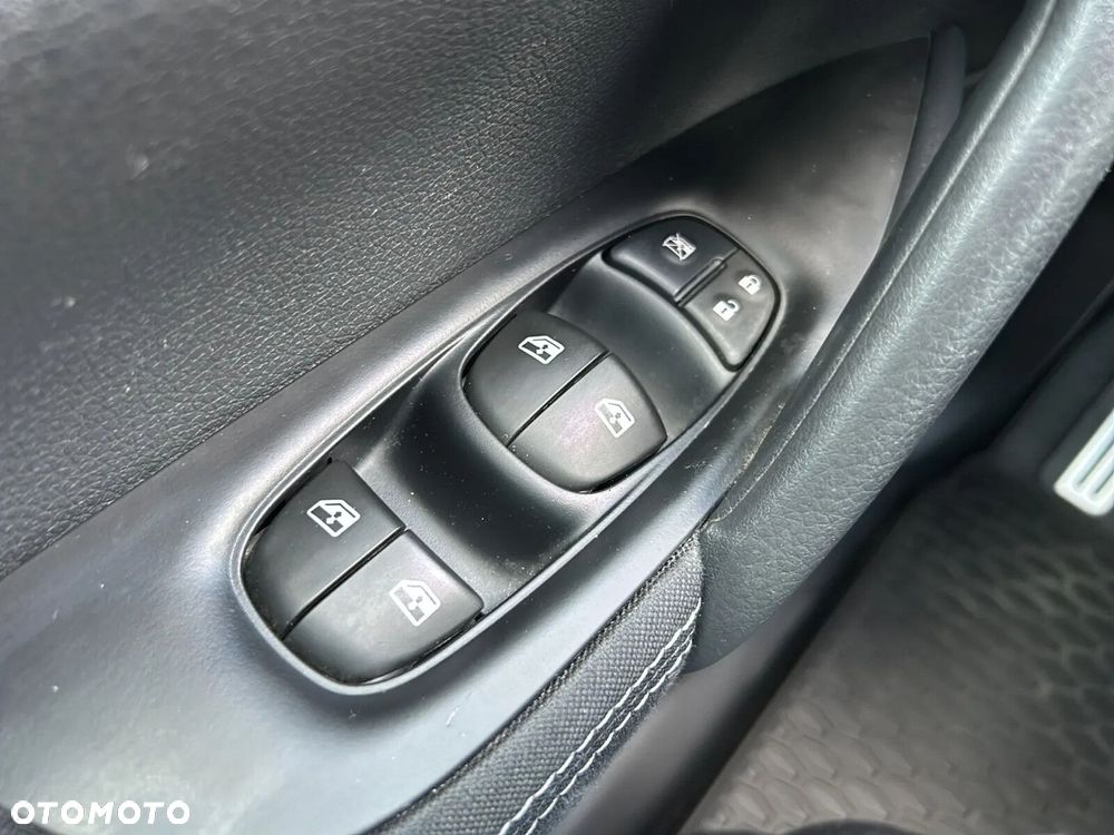 Nissan Qashqai 1.3 DIG-T N-Connecta EU6d - 20