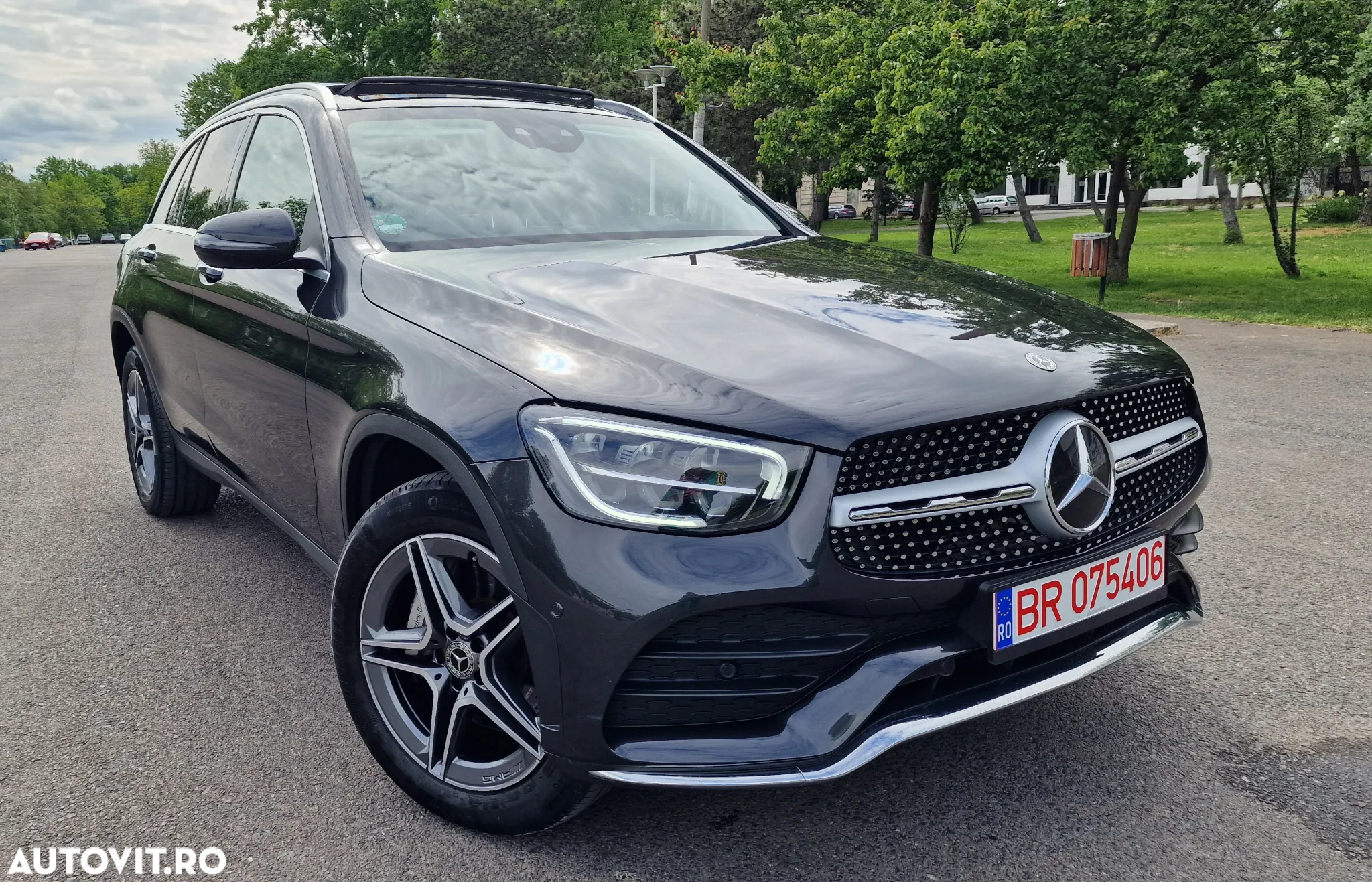 Mercedes-Benz GLC 300 d 4Matic 9G-TRONIC AMG Line - 2