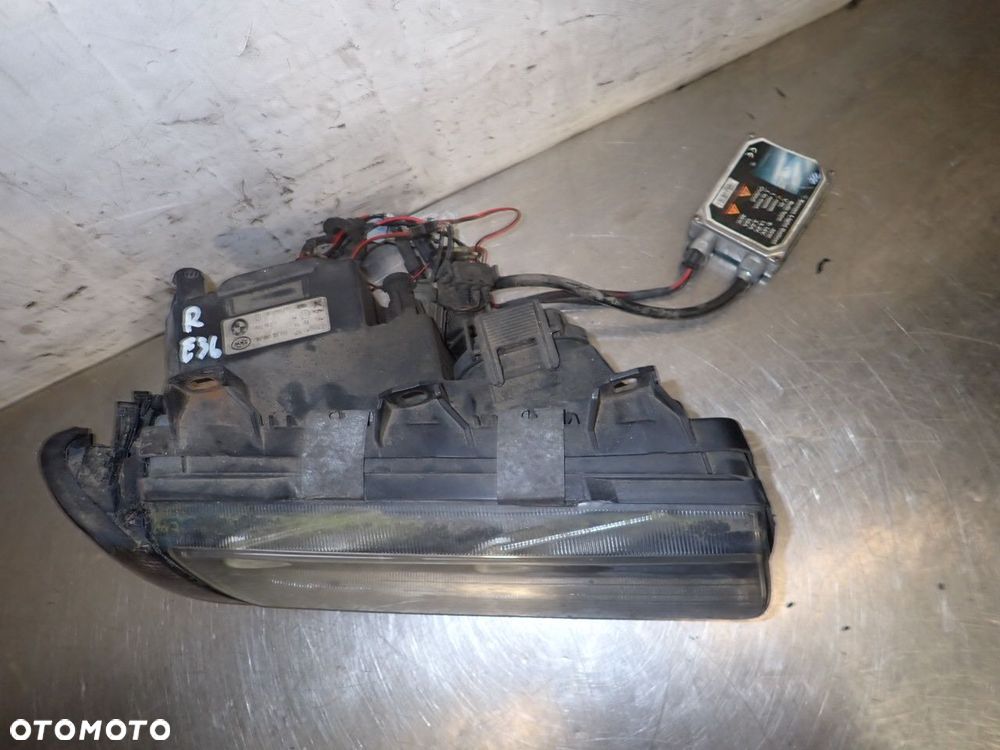 LAMPA PRAWA PRZEDNIA XENON RINGI BMW E36 COUPE 2.0 M52B20 - 2