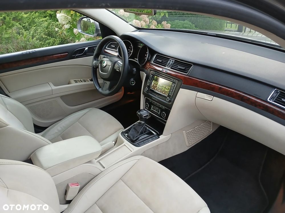 Skoda Superb 2.0 TDI DSG Exclusive - 22
