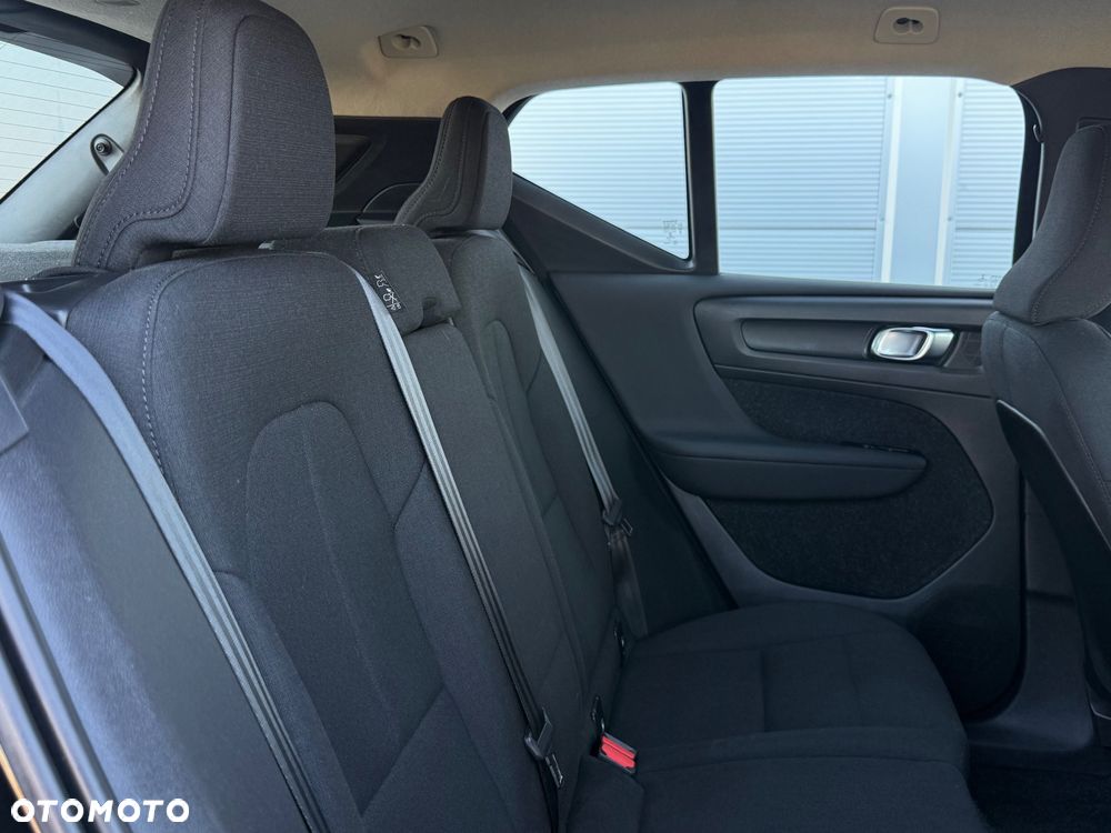 Volvo XC 40 T2 Momentum Core - 31