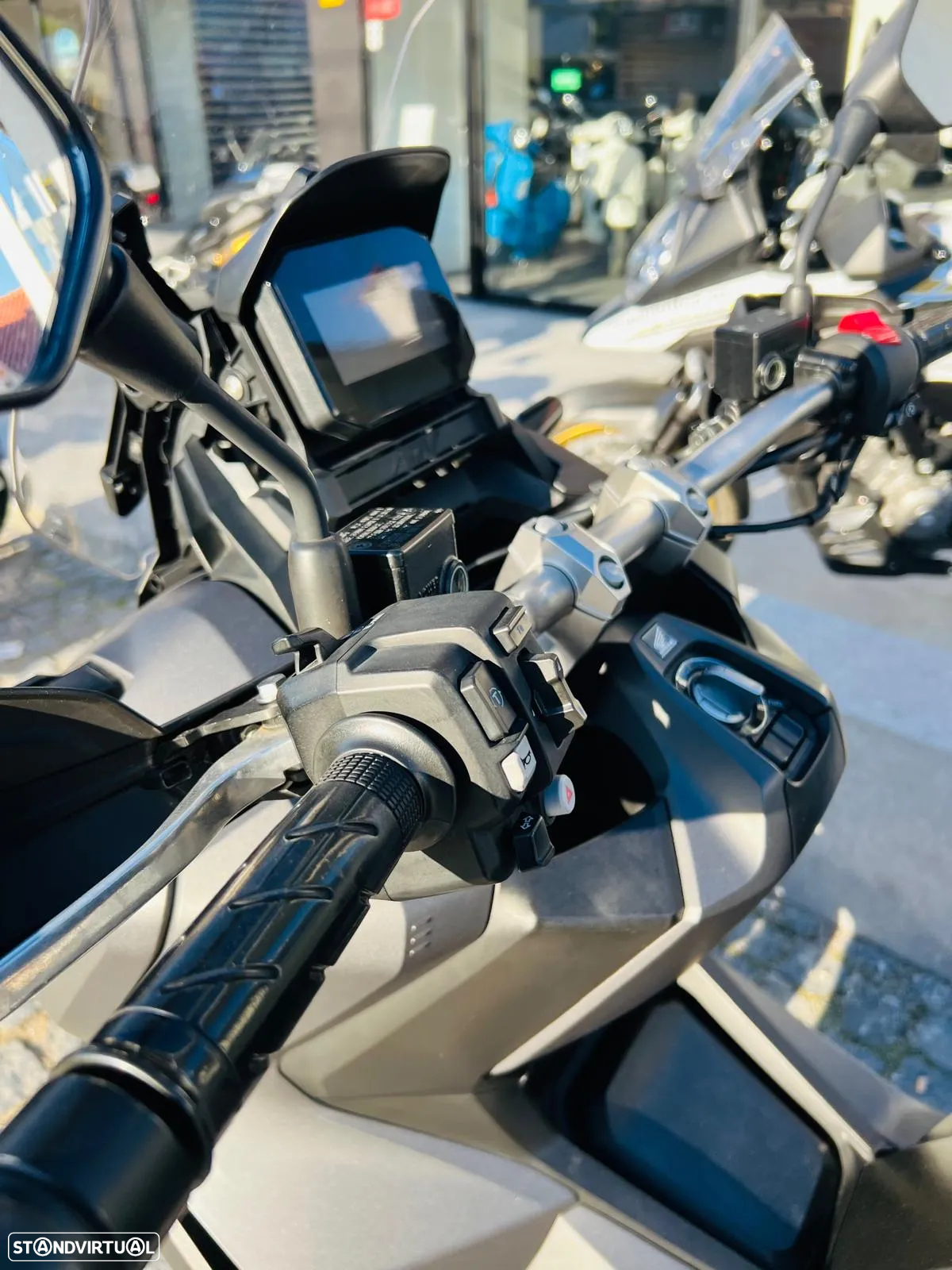 Honda ADV 350 - 7