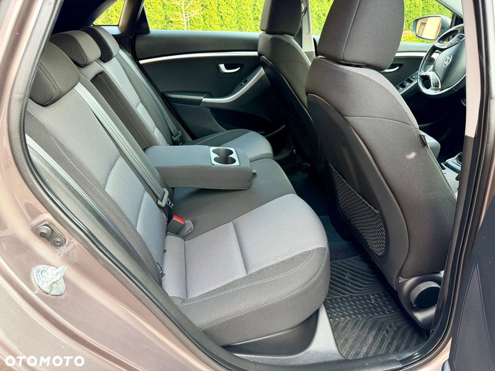 Hyundai i30 1.6 Trend - 23