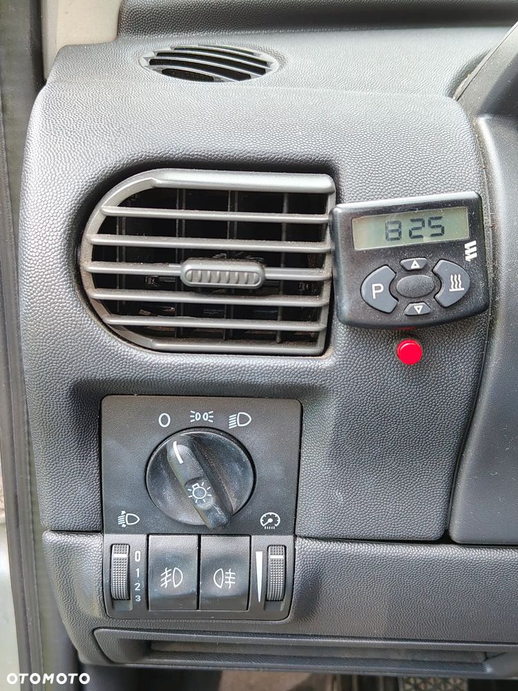 Opel Corsa - 17