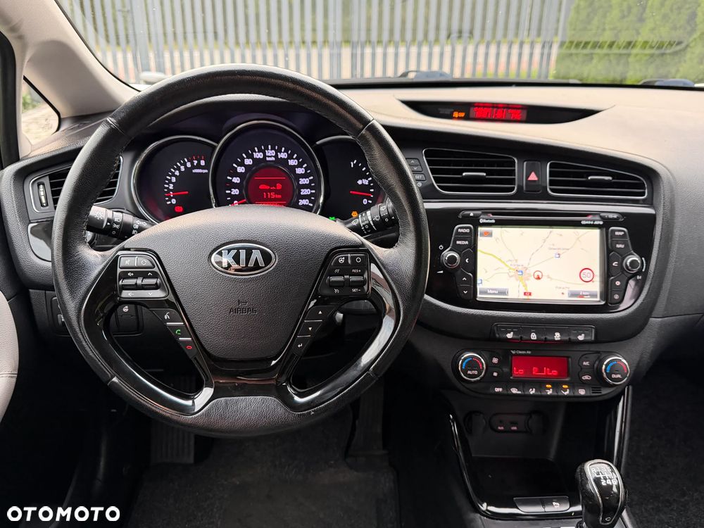 Kia Ceed 1.6 GDI Dream Team Edition - 15