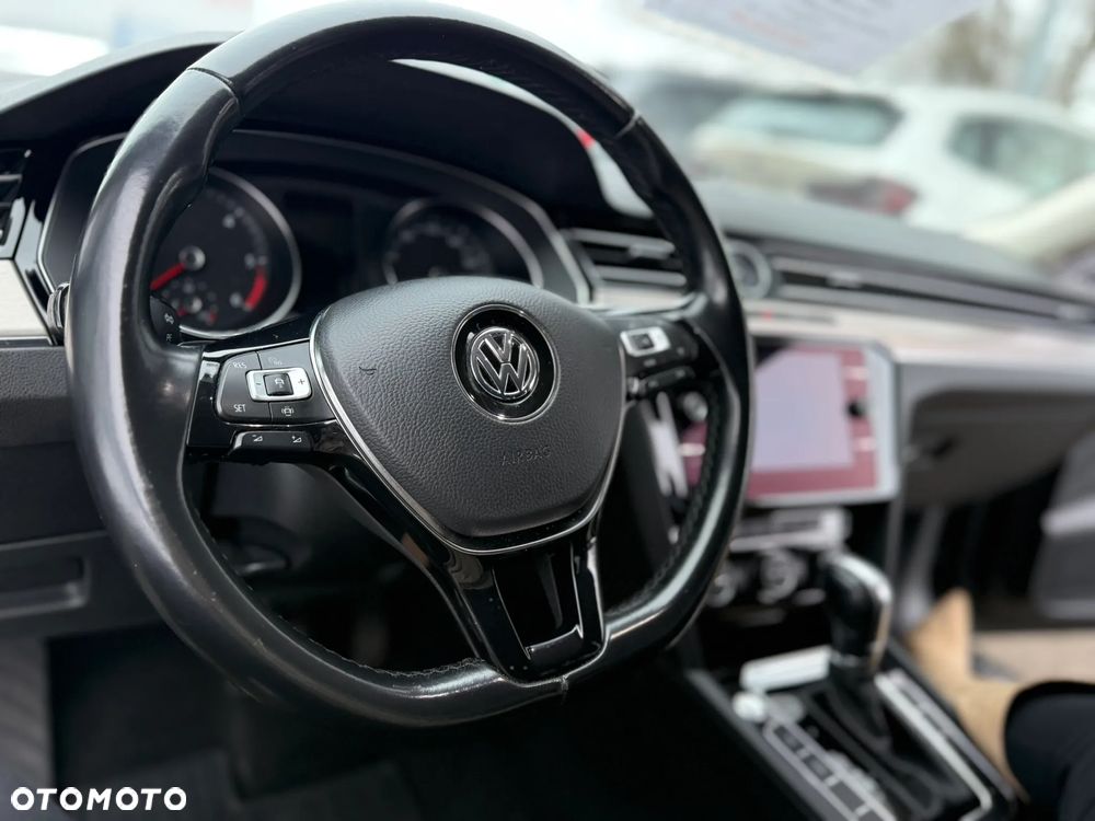 Volkswagen Passat Variant 2.0 TDI SCR DSG Highline - 21