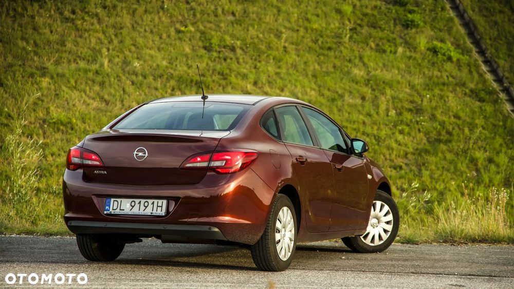 Opel Astra 1.6 Business EU6 - 9