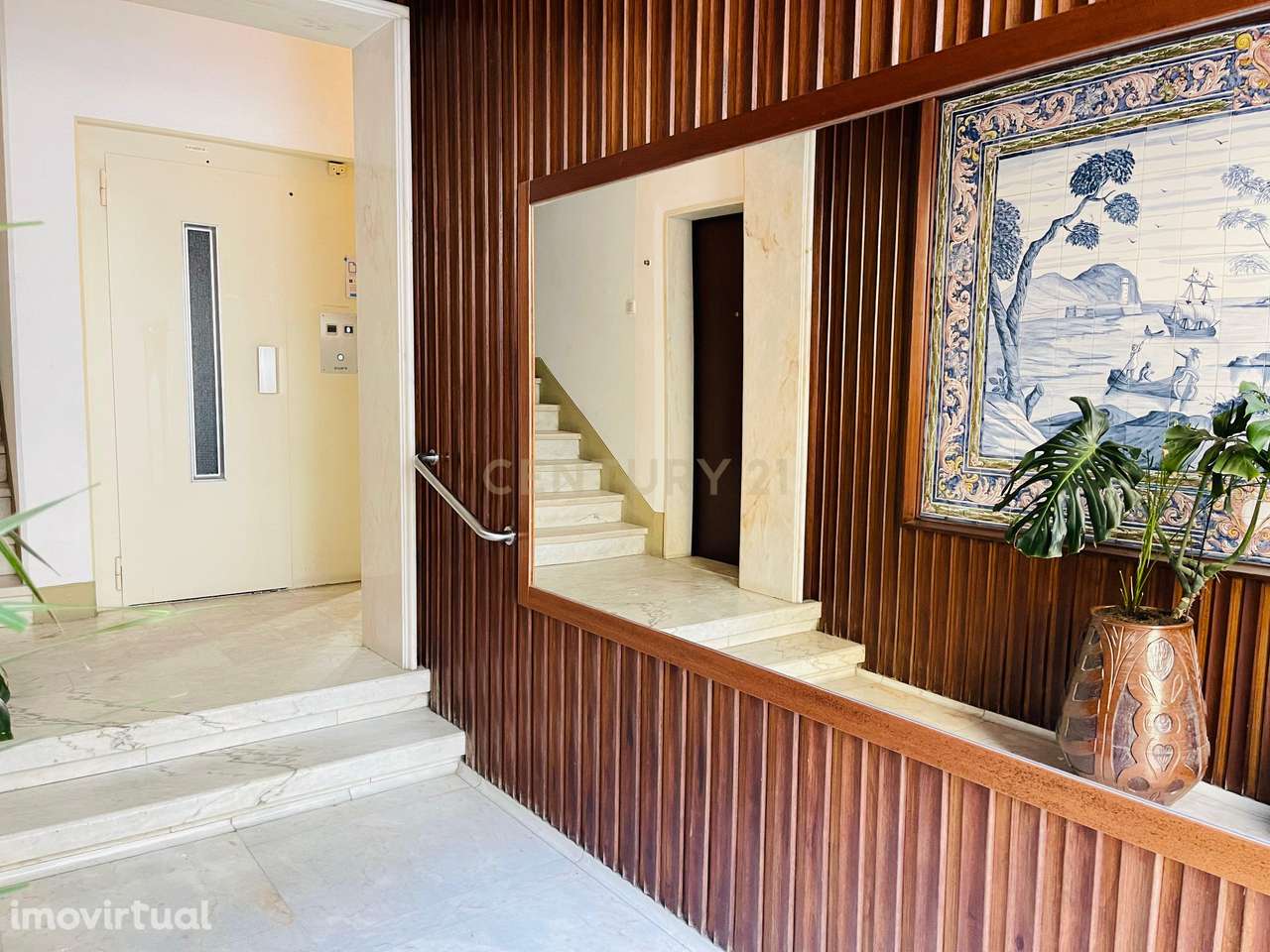 T2 Renovado com Vista Rio | Praça Dr. Ernesto Roma – Lisboa - Grande imagem: 3/5