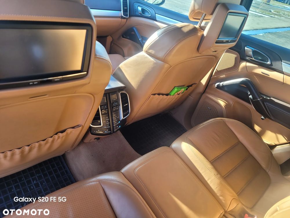 Porsche Cayenne - 7
