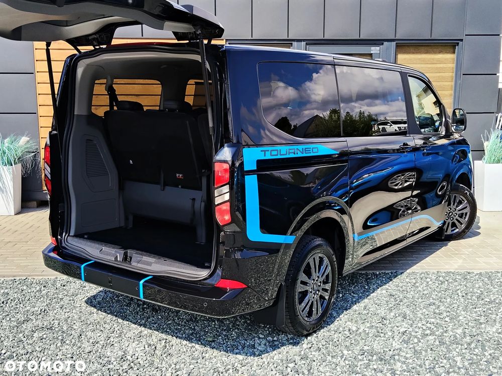 Ford Tourneo Custom 320 L1H1 VA Autm Titanium - 36